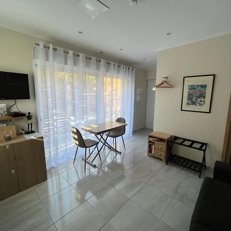 Appartement Au Calme Dans Un Espace Arbore 투레트-쉬르-루 외부 사진